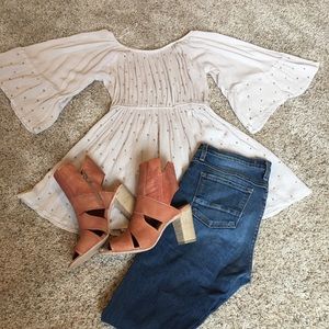 Bke boutique gold beaded lightweight top